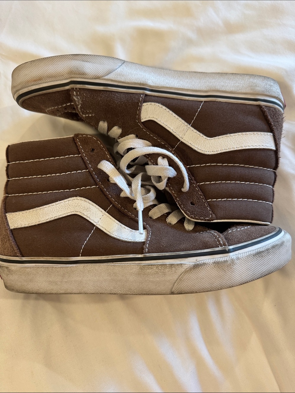 Vans Sk8-Hi sneakers in brown suede